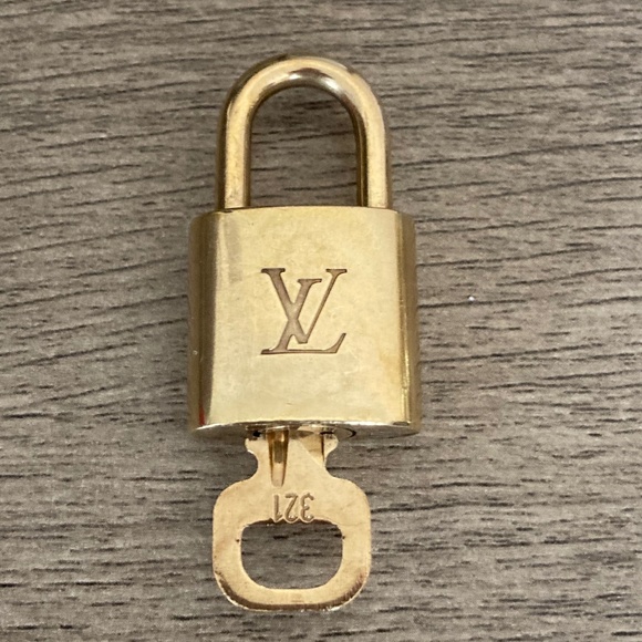 Louis Vuitton Handbags - Louis Vuitton #321 Lock and Key (Authentic) Preloved